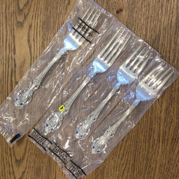 4 PC(2 spoons, 2 forks) Original Wallace Sterling Silver Rose - Picture 2 of 7